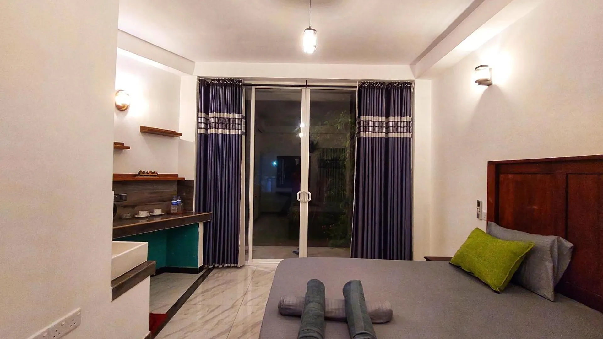 Chen Villa - Near Airport Negombo Bed and breakfast