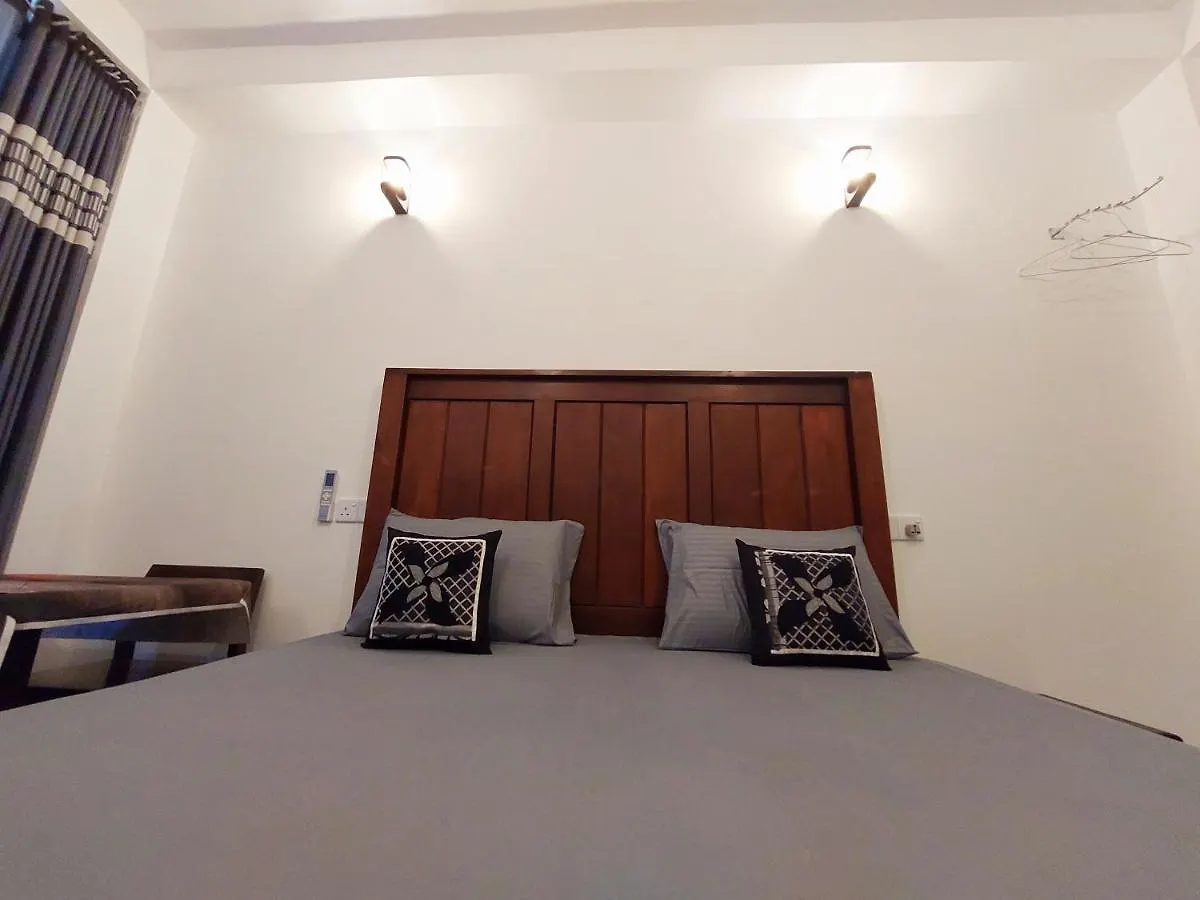 Chen Villa - Near Airport Negombo Bed and breakfast