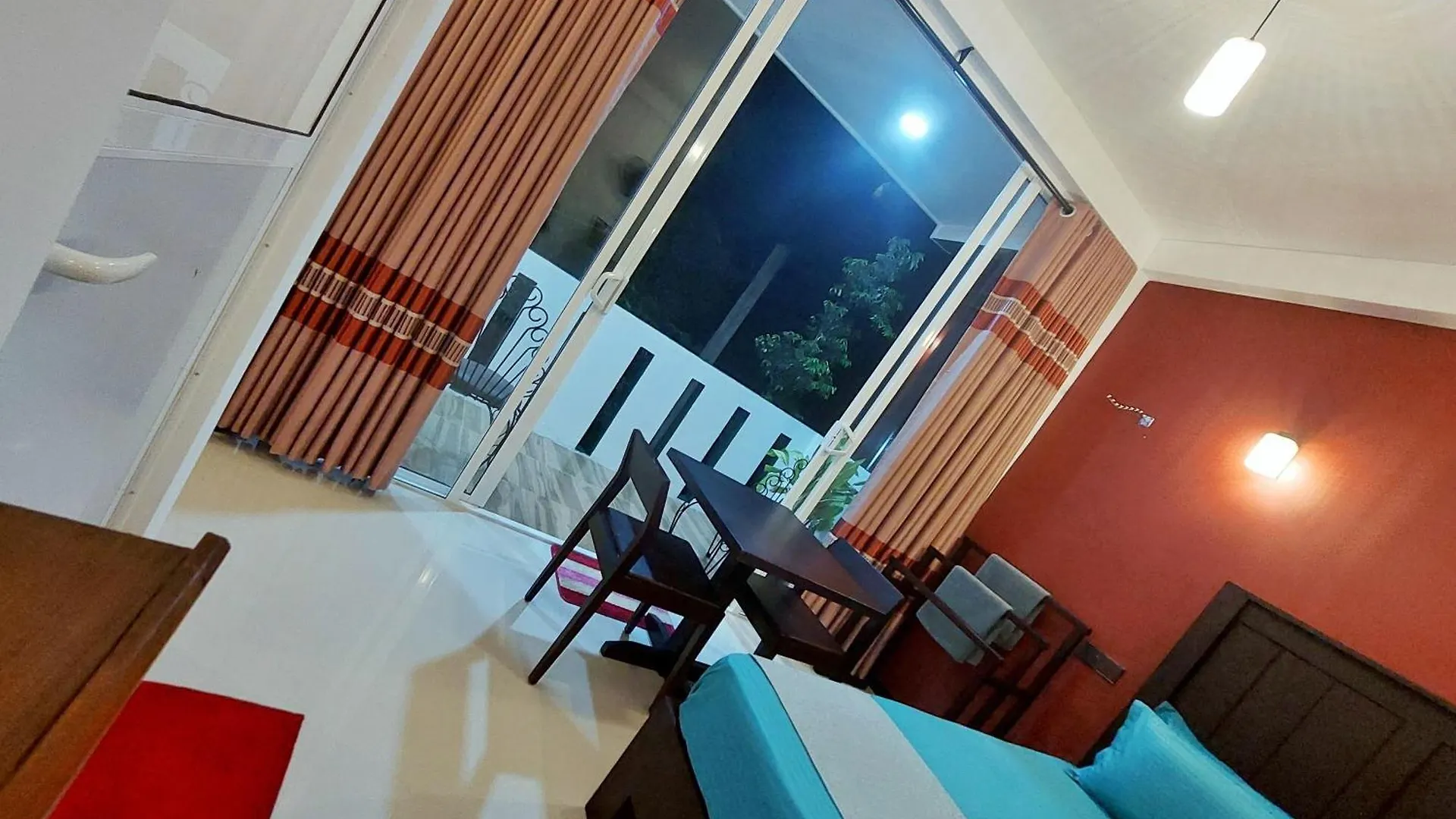 Chen Villa - Near Airport Negombo 2*,